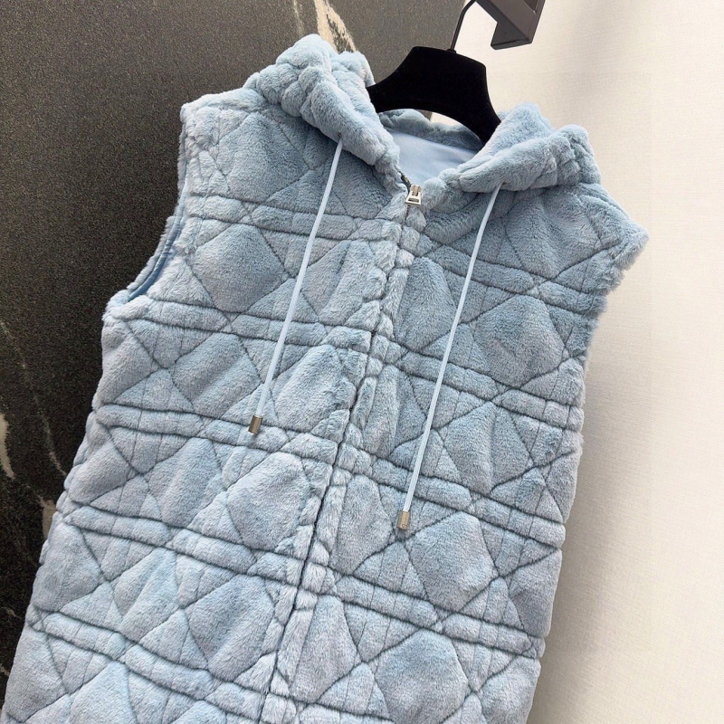 chr1st1an D10r outwear